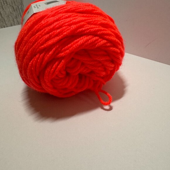 3 Skeins - Big Twist Value Yarn - Coral - Picture 2 of 3